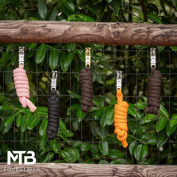 MTB Equestrian - Bruin - Goud Halstertouw met Safetyclip - 